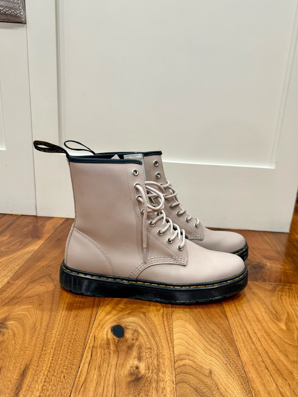 Women's Dr. Marten Zavala Vintage Boot